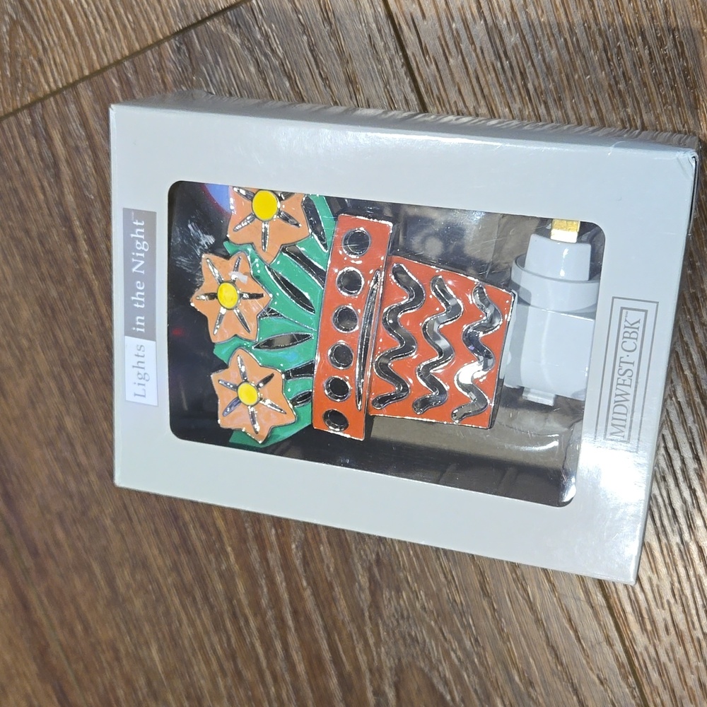 NWT... GANZ LIGHTS IN THE NIGHT GARDEN THEME NIGHTLIGHT.. #6480